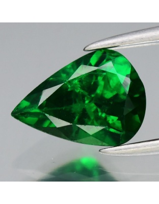 Dijual Batu Permata Garnet Tsavorite Hijau Tanzania Pear Alami Natural 0.87 Ct. Untreated Bersertifikat
