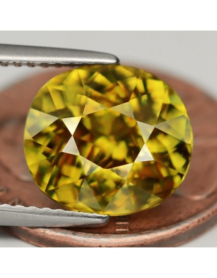 Dijual Batu Permata Greenish Yellow Sphene Kuning Hijau Madagascar Africa Oval Alami Natural 4.69 Ct. Untreated